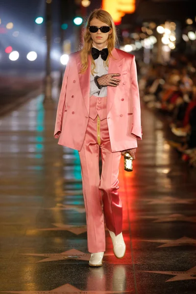 Look 18